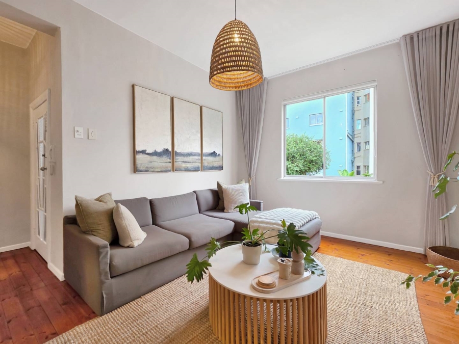 To Let 2 Bedroom Property for Rent in Green Point Western Cape